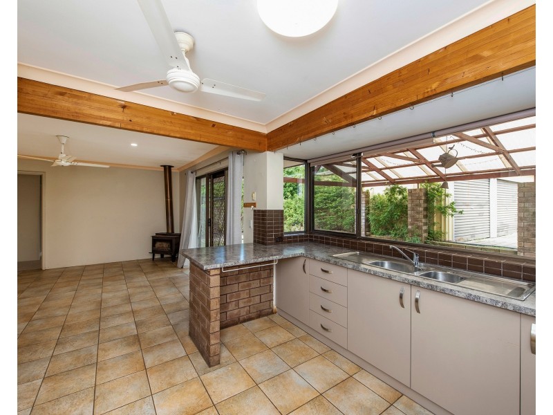 2 Falcon Court, High Wycombe WA 6057