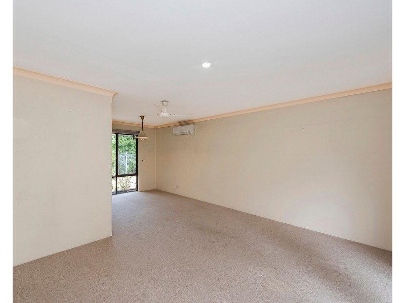 2 Falcon Court, High Wycombe WA 6057