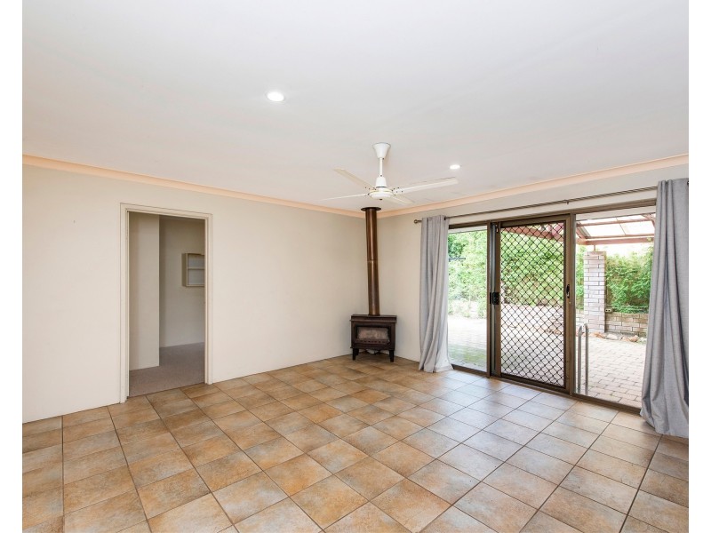 2 Falcon Court, High Wycombe WA 6057