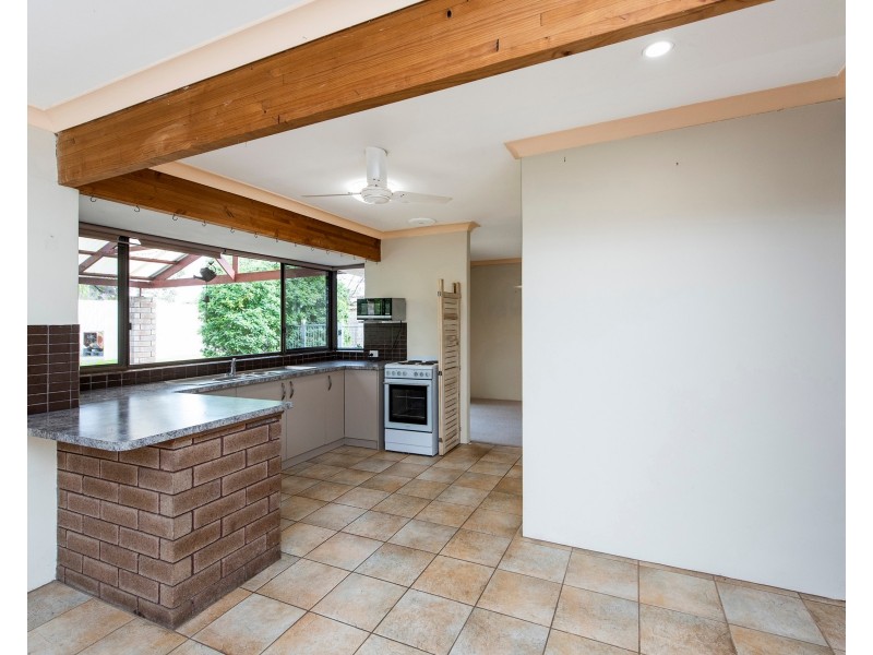 2 Falcon Court, High Wycombe WA 6057