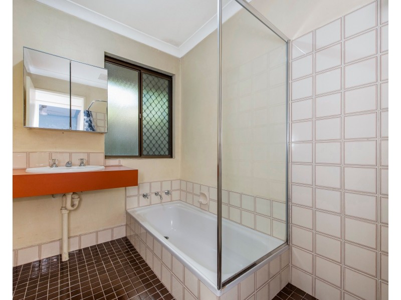 2 Falcon Court, High Wycombe WA 6057