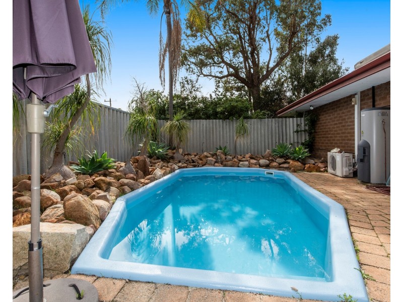 2 Falcon Court, High Wycombe WA 6057