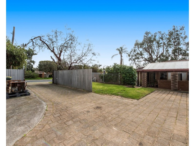 2 Falcon Court, High Wycombe WA 6057