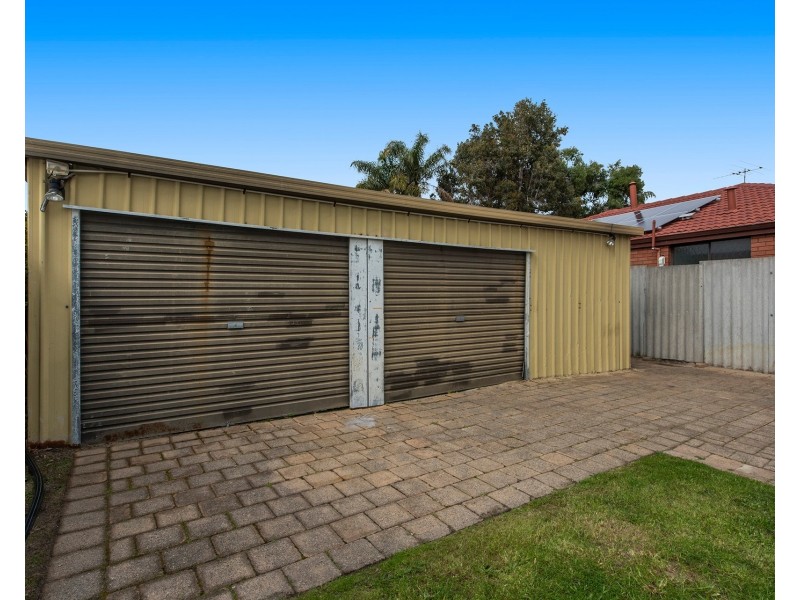 2 Falcon Court, High Wycombe WA 6057