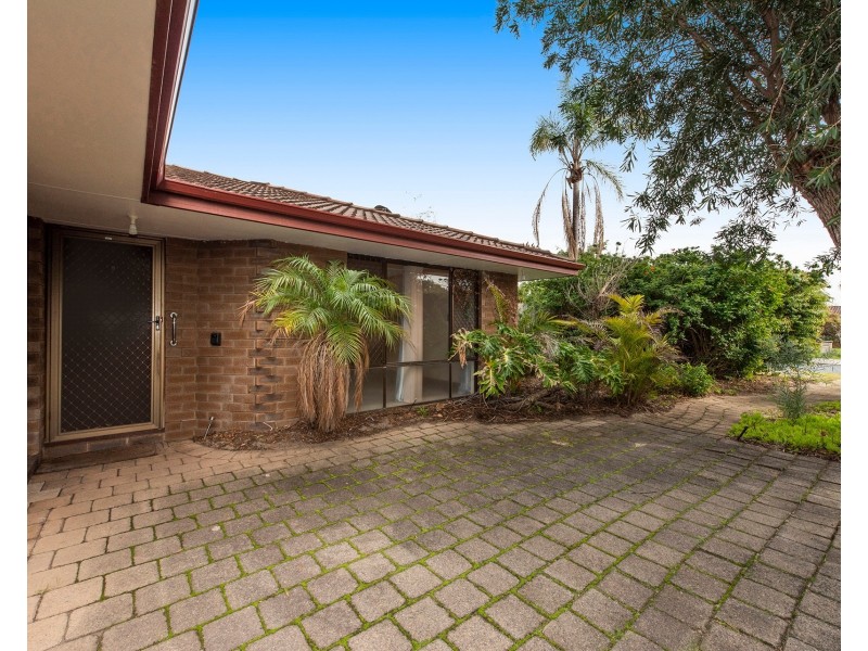 2 Falcon Court, High Wycombe WA 6057