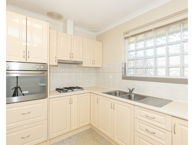 7/4 Abercorn Road, Forrestfield WA 6058