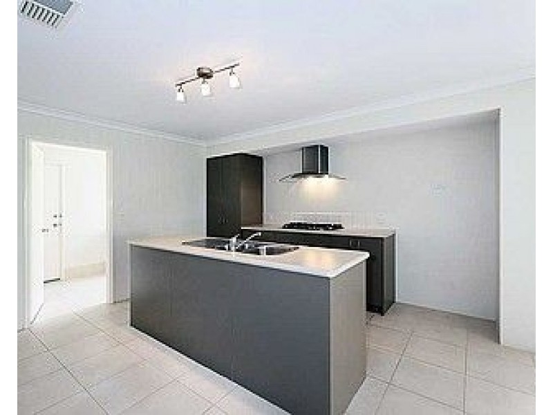 28 Baza Gardens, Maida Vale WA 6057