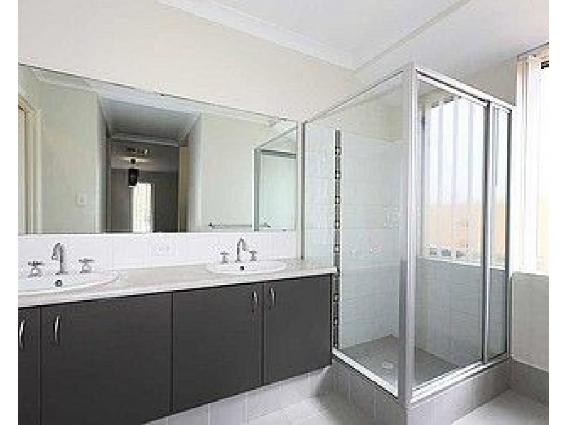 28 Baza Gardens, Maida Vale WA 6057