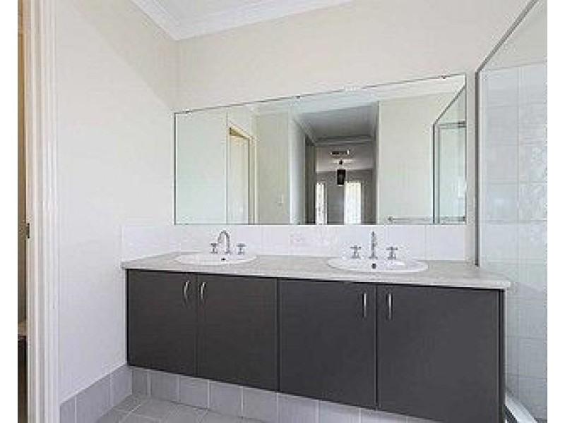 28 Baza Gardens, Maida Vale WA 6057