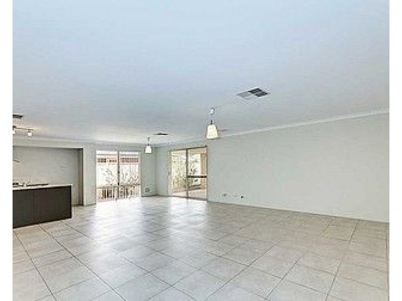 28 Baza Gardens, Maida Vale WA 6057