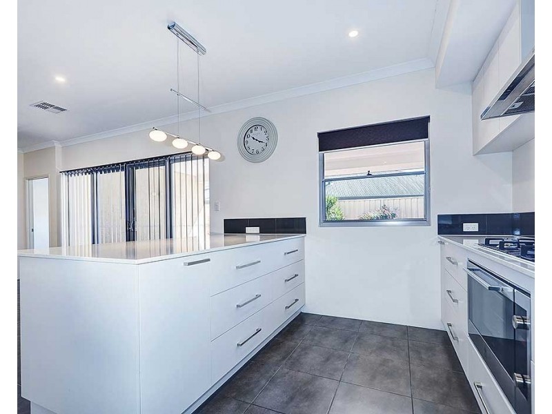 7 Harold Road, Maida Vale WA 6057