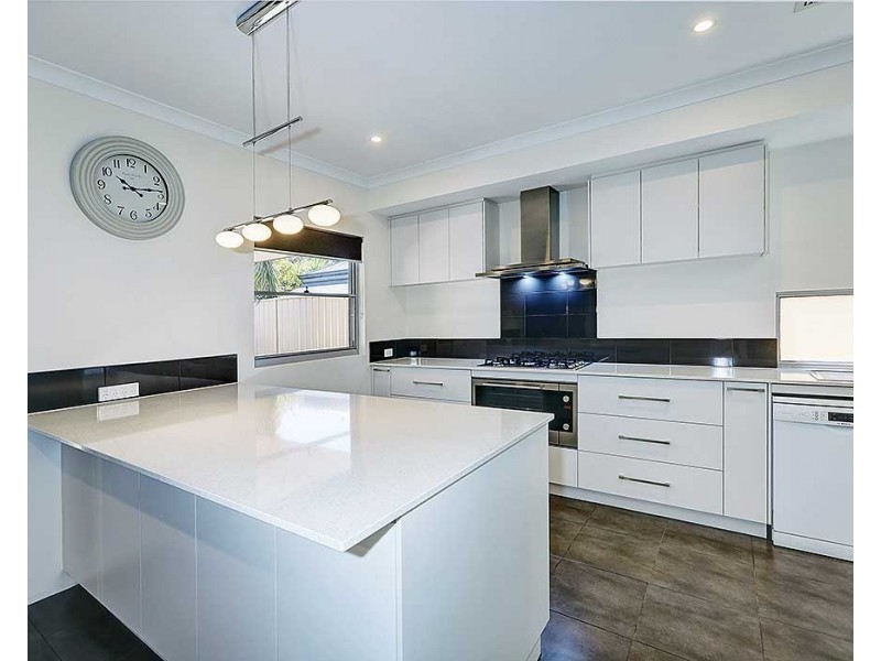 7 Harold Road, Maida Vale WA 6057