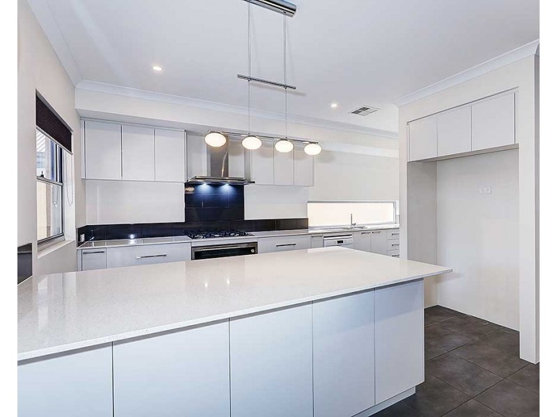 7 Harold Road, Maida Vale WA 6057