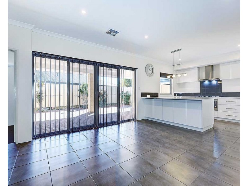 7 Harold Road, Maida Vale WA 6057