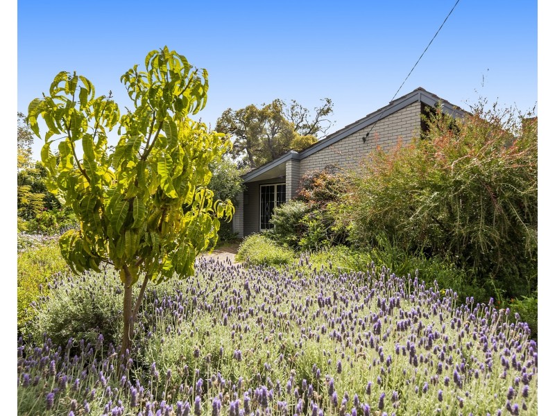 10 Meloway Drive, Maida Vale WA 6057