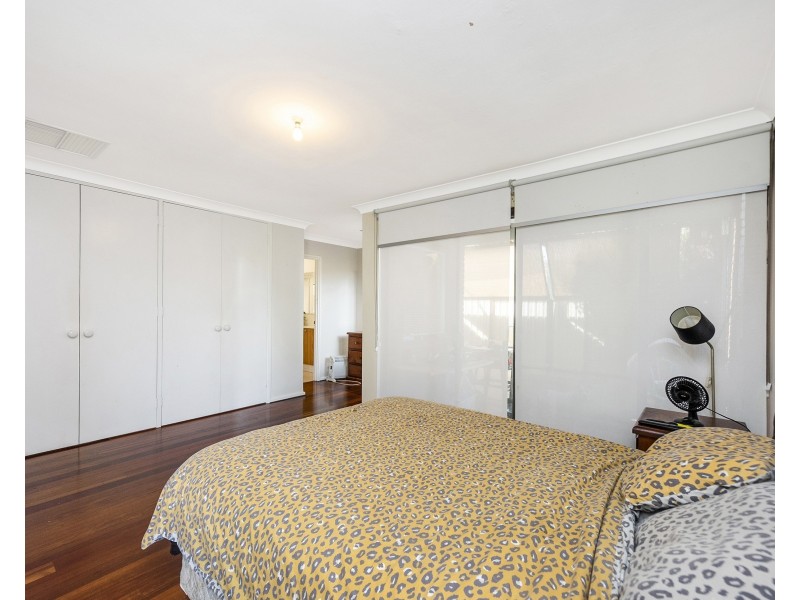 10 Meloway Drive, Maida Vale WA 6057