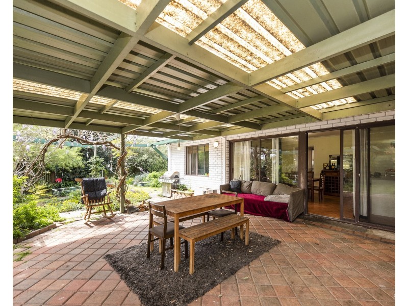 10 Meloway Drive, Maida Vale WA 6057