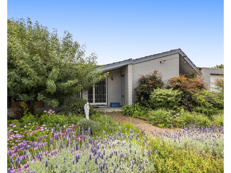 10 Meloway Drive, Maida Vale WA 6057