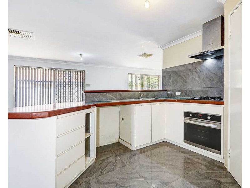 14 Lancaster Place, Maddington WA 6109