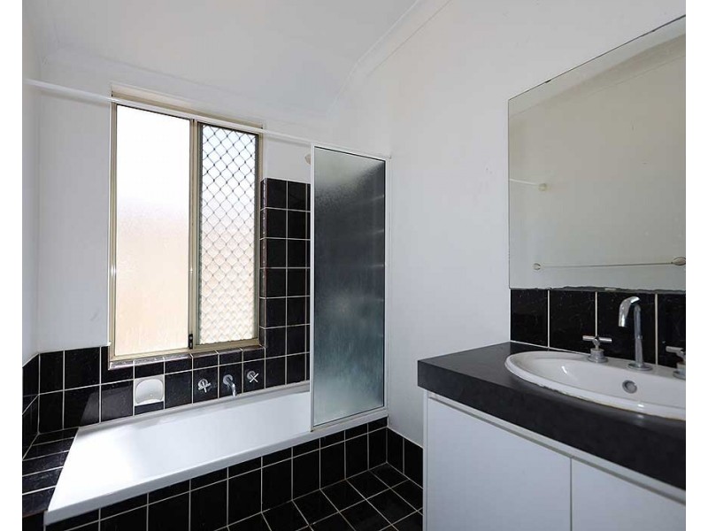 14 Lancaster Place, Maddington WA 6109