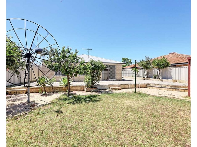 14 Lancaster Place, Maddington WA 6109