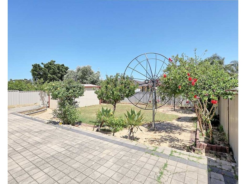 14 Lancaster Place, Maddington WA 6109