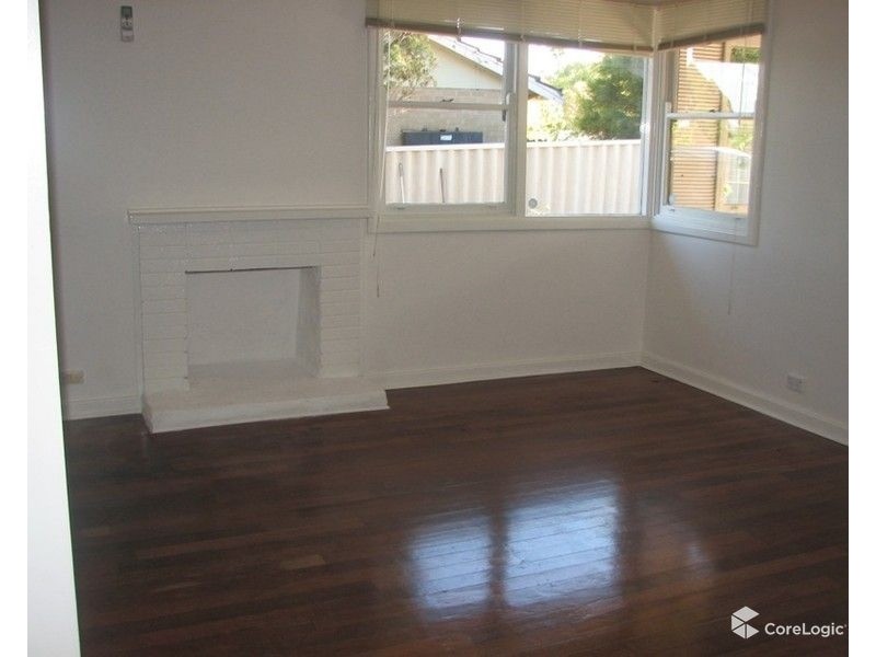 27 Clianthus Way, Koongamia WA 6056