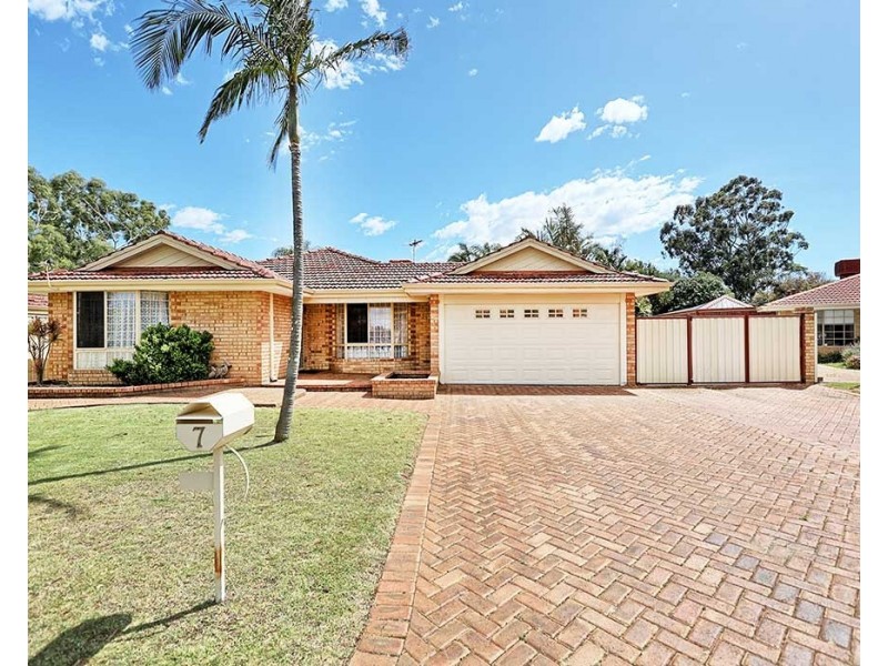 7 Brolga Court, High Wycombe WA 6057