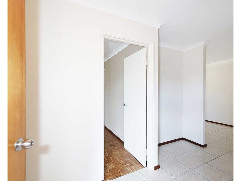 7 Brolga Court, High Wycombe WA 6057