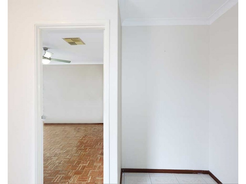 7 Brolga Court, High Wycombe WA 6057