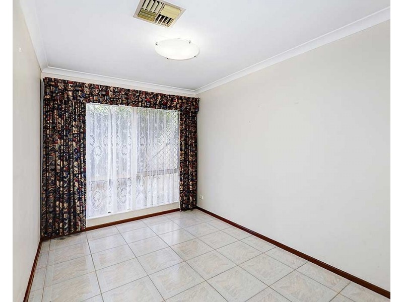 7 Brolga Court, High Wycombe WA 6057