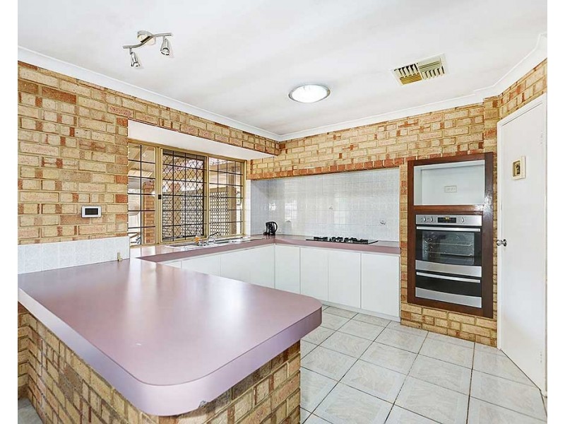7 Brolga Court, High Wycombe WA 6057
