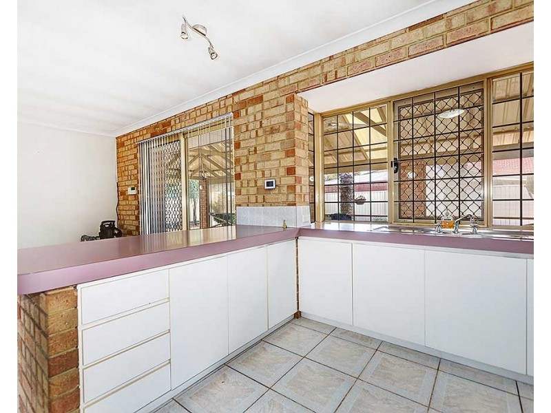 7 Brolga Court, High Wycombe WA 6057