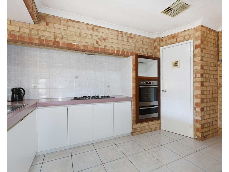 7 Brolga Court, High Wycombe WA 6057