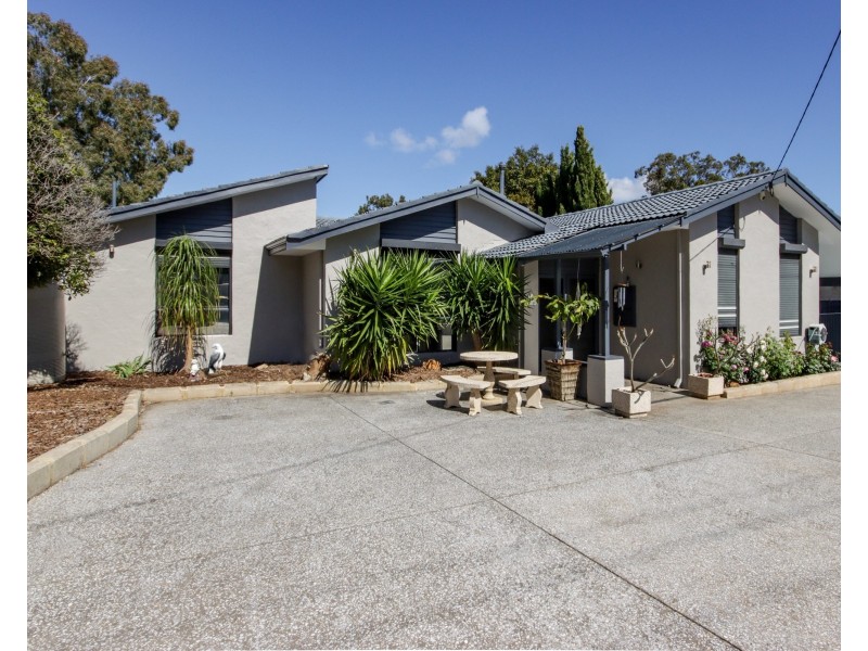 17 Petunia Street, Kalamunda WA 6076