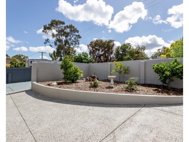 17 Petunia Street, Kalamunda WA 6076