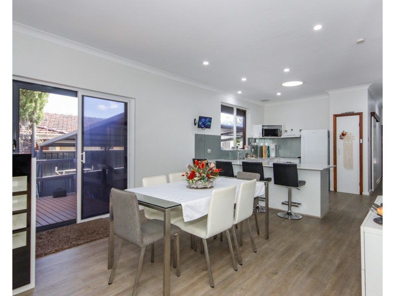 17 Petunia Street, Kalamunda WA 6076