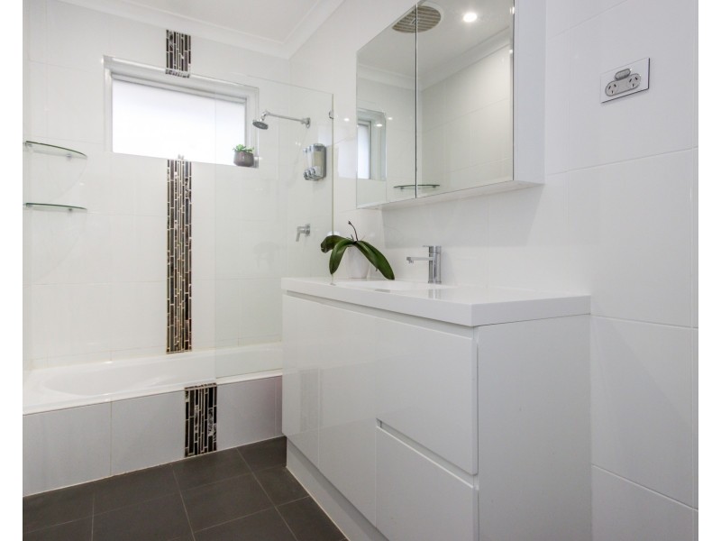 17 Petunia Street, Kalamunda WA 6076