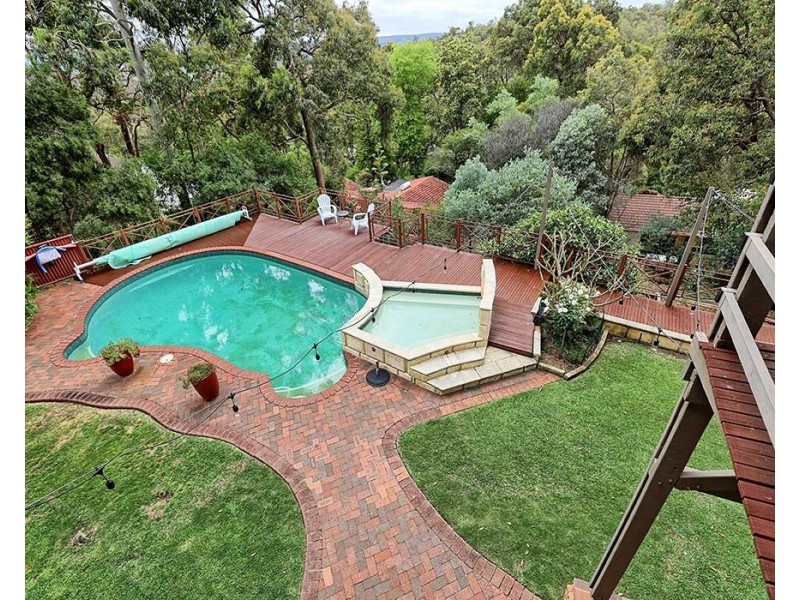 24 Coreen Way, Kalamunda WA 6076