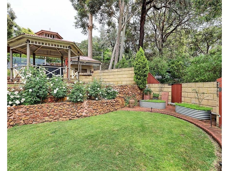 24 Coreen Way, Kalamunda WA 6076