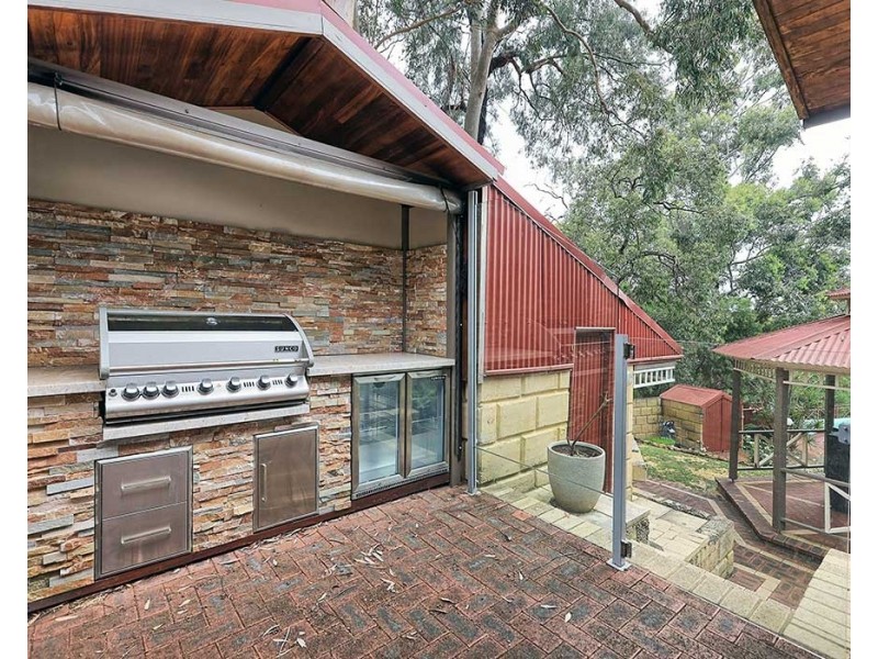 24 Coreen Way, Kalamunda WA 6076