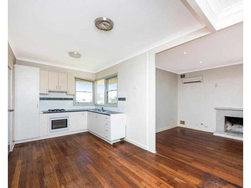 27 Clianthus Way, Koongamia WA 6056