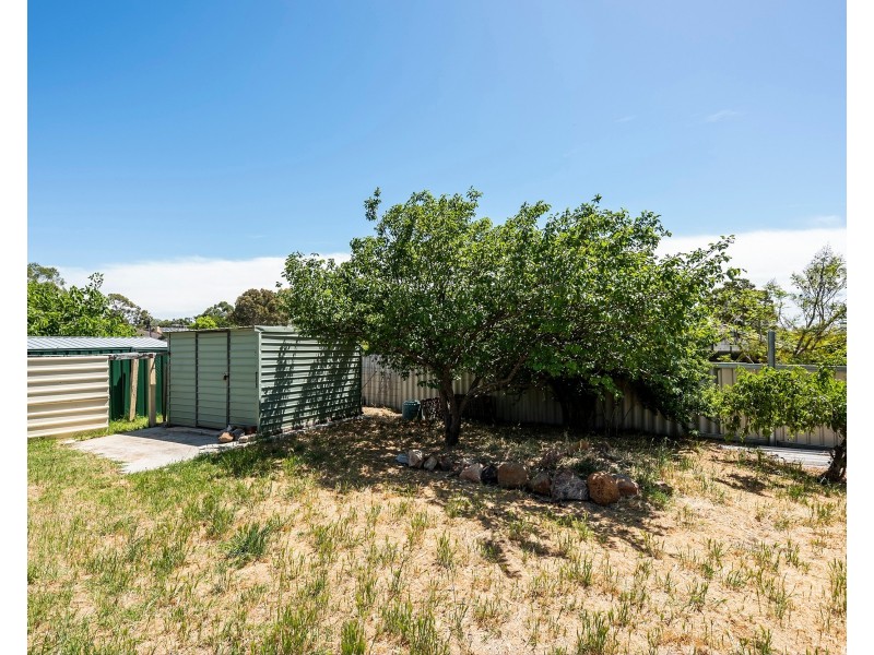 27 Clianthus Way, Koongamia WA 6056