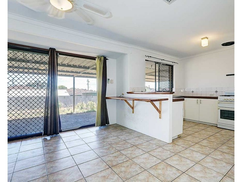 2 Cosson Way, High Wycombe WA 6057