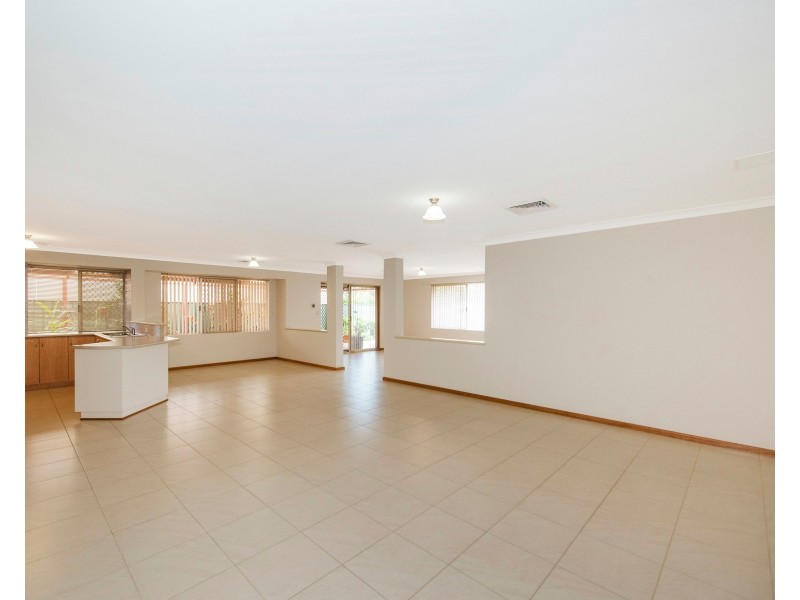44 Thirlmere Way, High Wycombe WA 6057