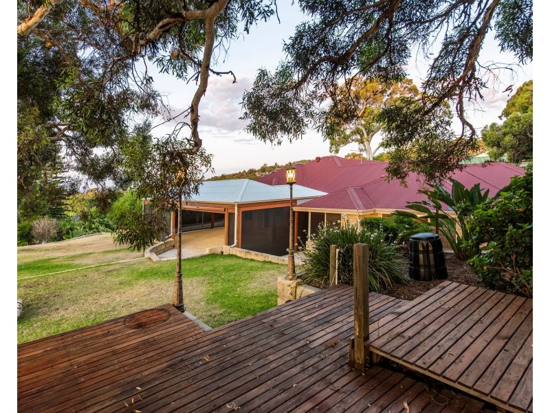 10b Simeon Close, Kalamunda WA 6076