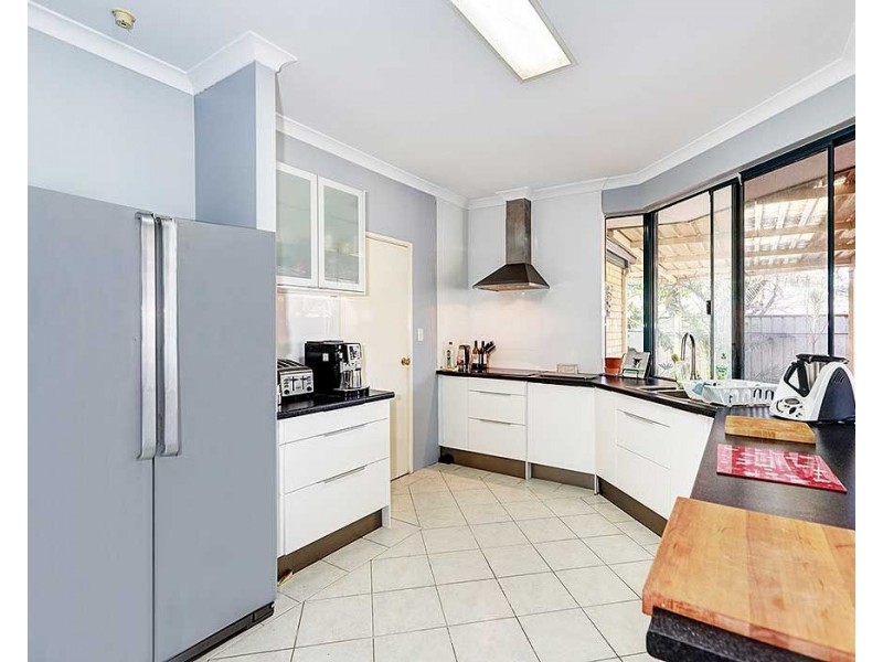 21 Peach Tree Way, Forrestfield WA 6058