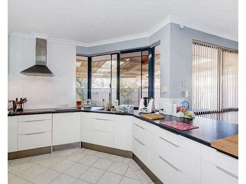 21 Peach Tree Way, Forrestfield WA 6058