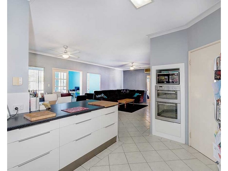 21 Peach Tree Way, Forrestfield WA 6058