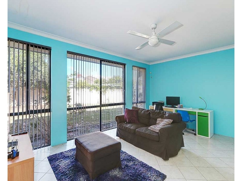 21 Peach Tree Way, Forrestfield WA 6058
